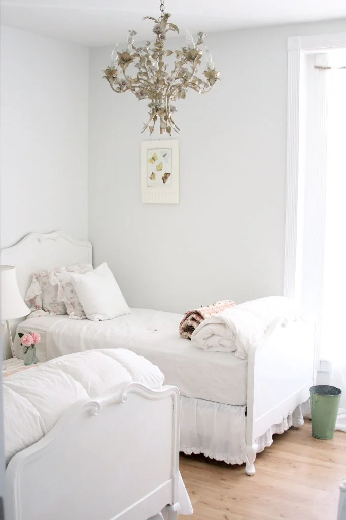 Small Space White Kids Bedroom Design