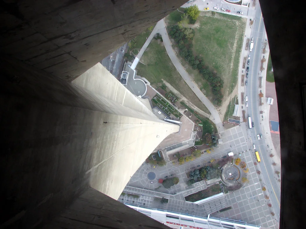 toronto cn tower glass floor