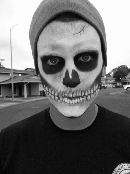 Skeleton Halloween Makeup For Men