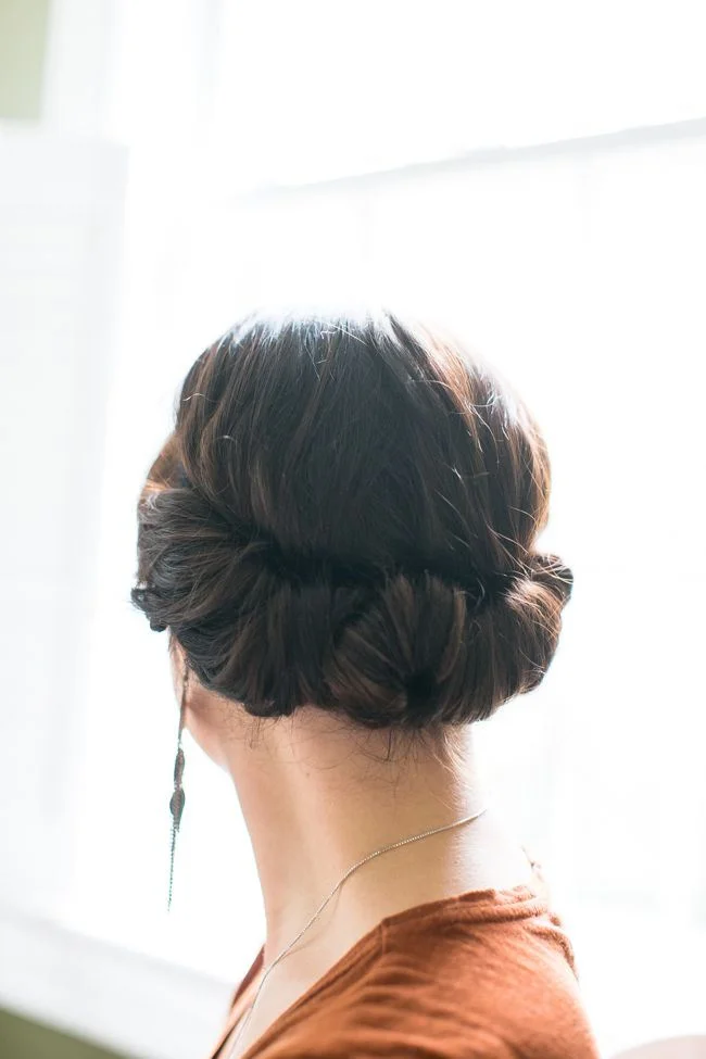 Romantic hairstyle DIY