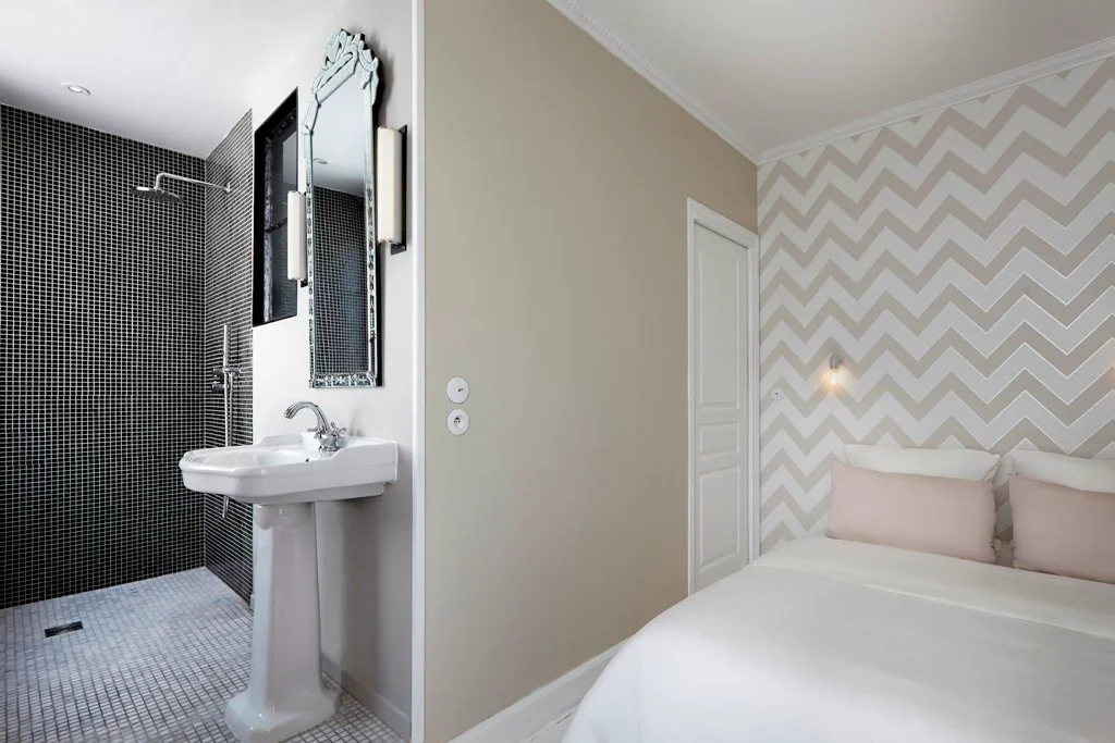 open concept bathroom design in bedroom