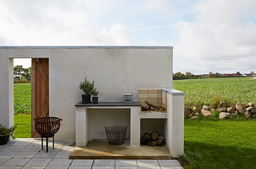 Outdoor kitchen