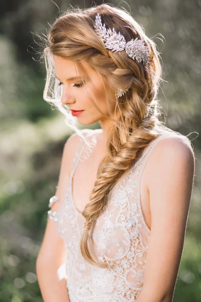 Side Fishtail With Silver Wing