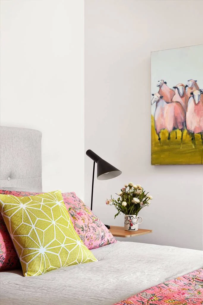 Simple Bedroom Decoration
