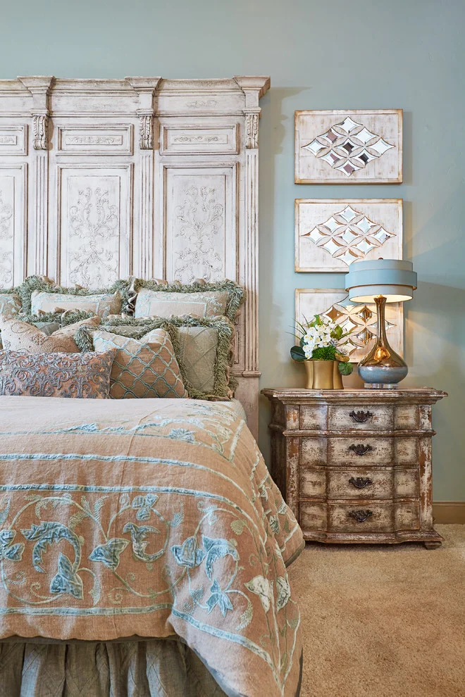 Inspiration For a Large Shabby-Chic Style