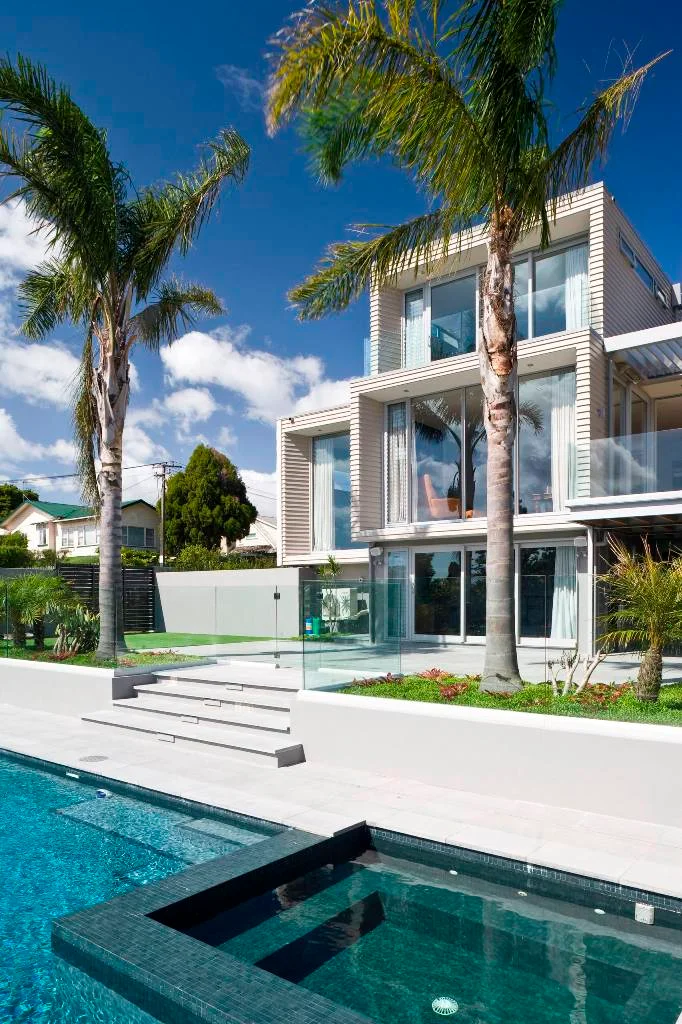 Mid-sized Trendy Three-story Exterior