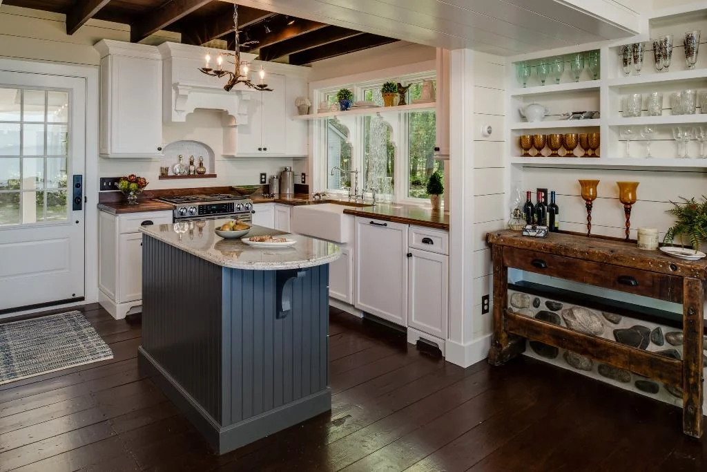 Old Family Rustic Cottage Kitchen