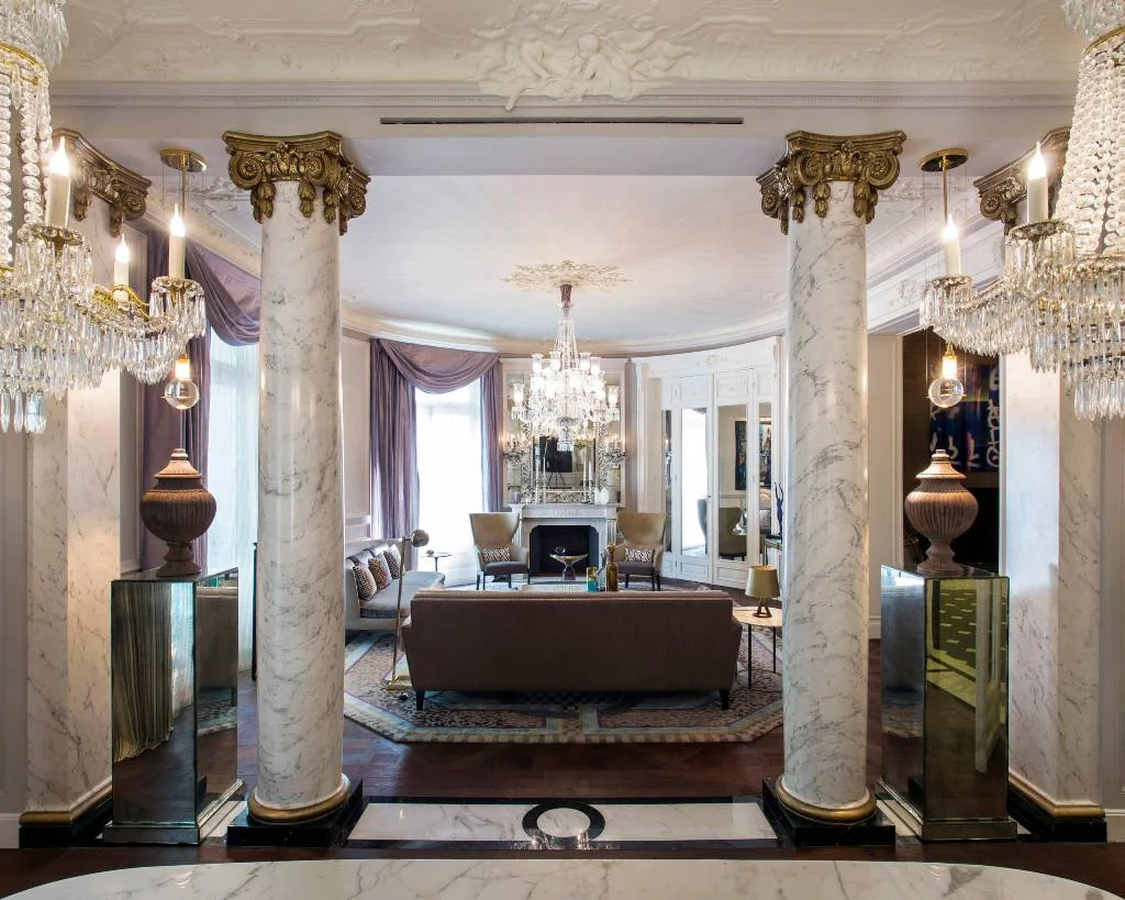 Transitional Family Living Room Decorative Marble Pillar