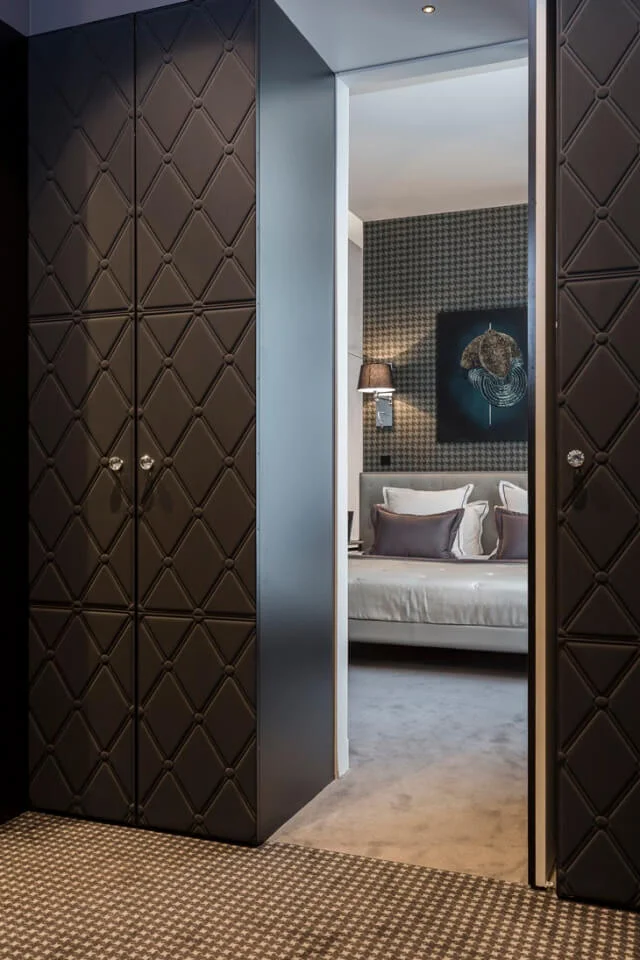 bedroom suite beige entry