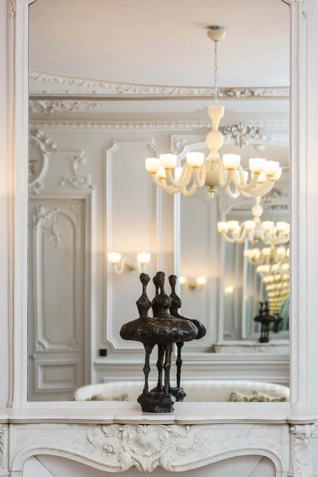 couple sculpture decoration
