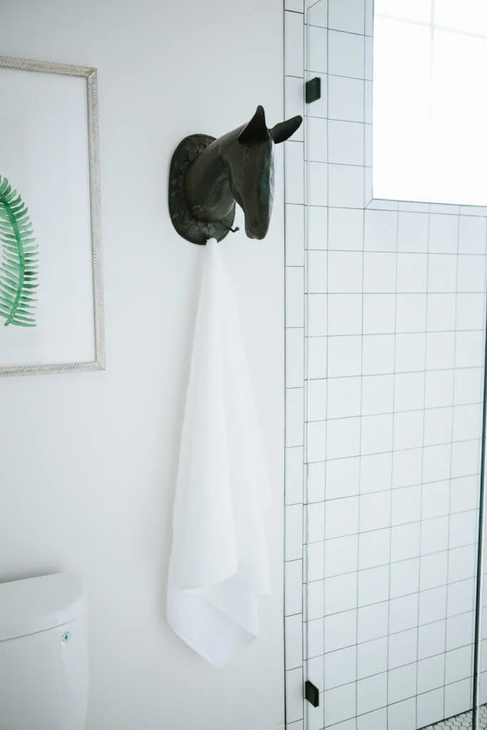 animal hooks black