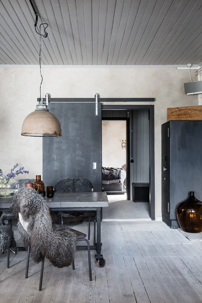 bedroom entry