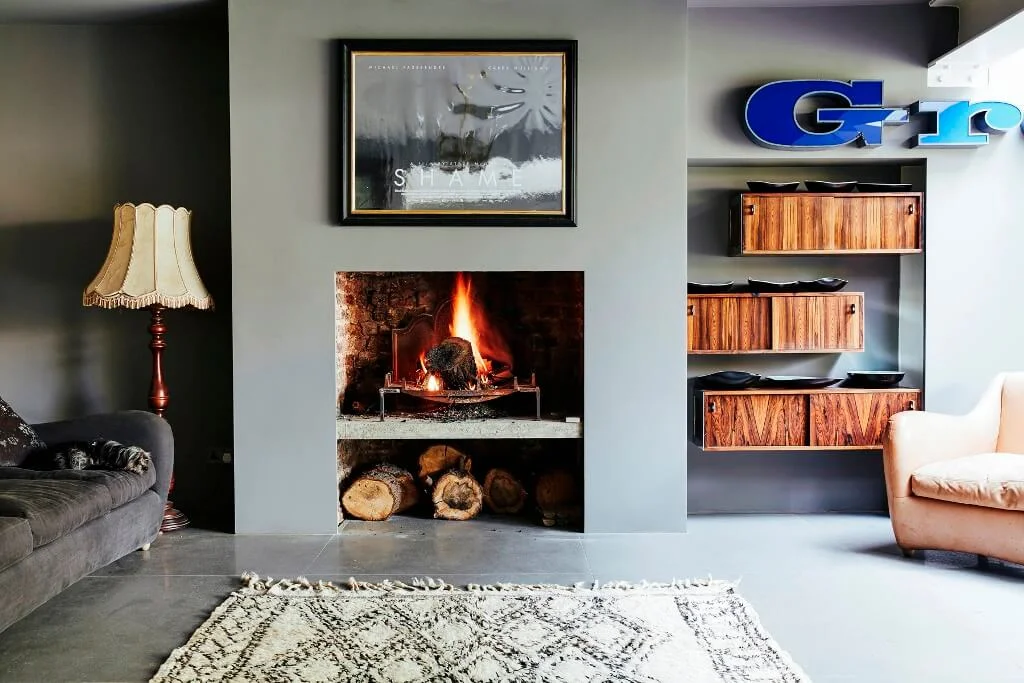 dining room lounge open fireplace