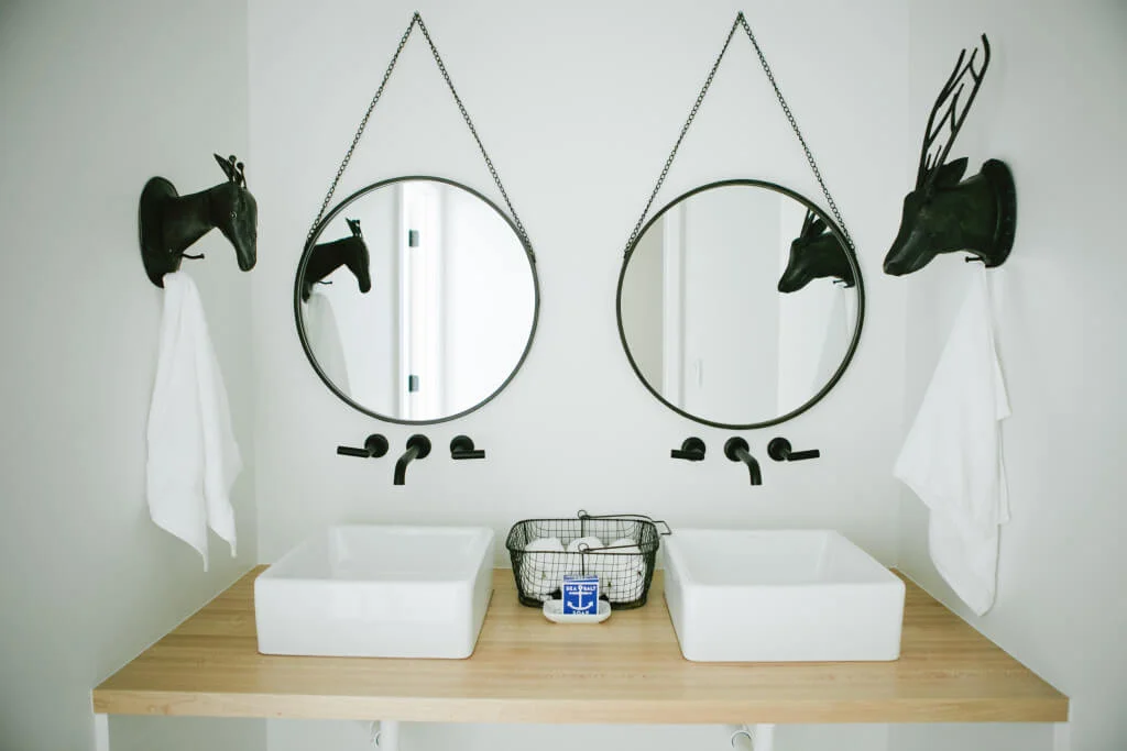dual mirror and sink