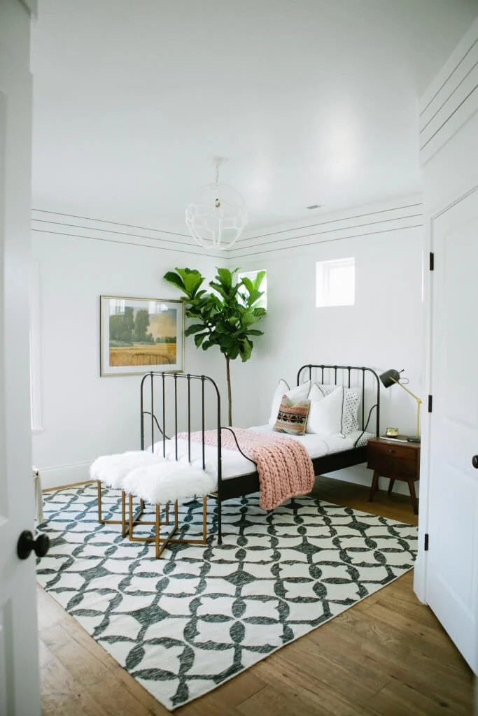 rope pendant iron bedframe
