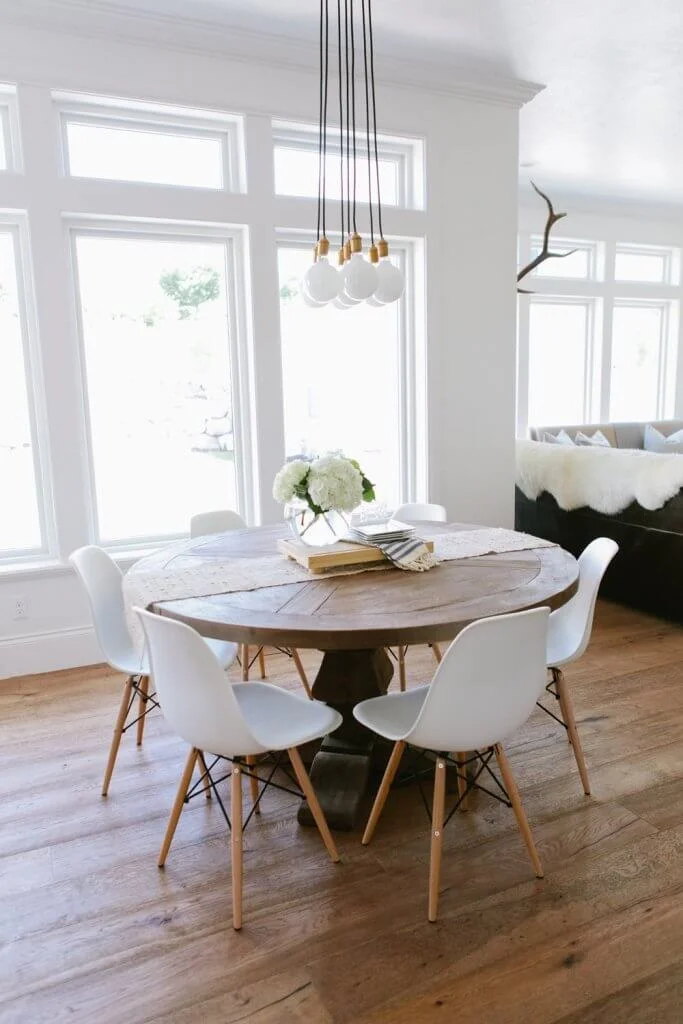 round breakfast table