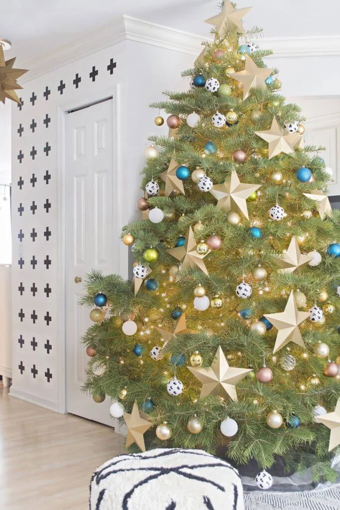 3d gold stars and colorful baubles