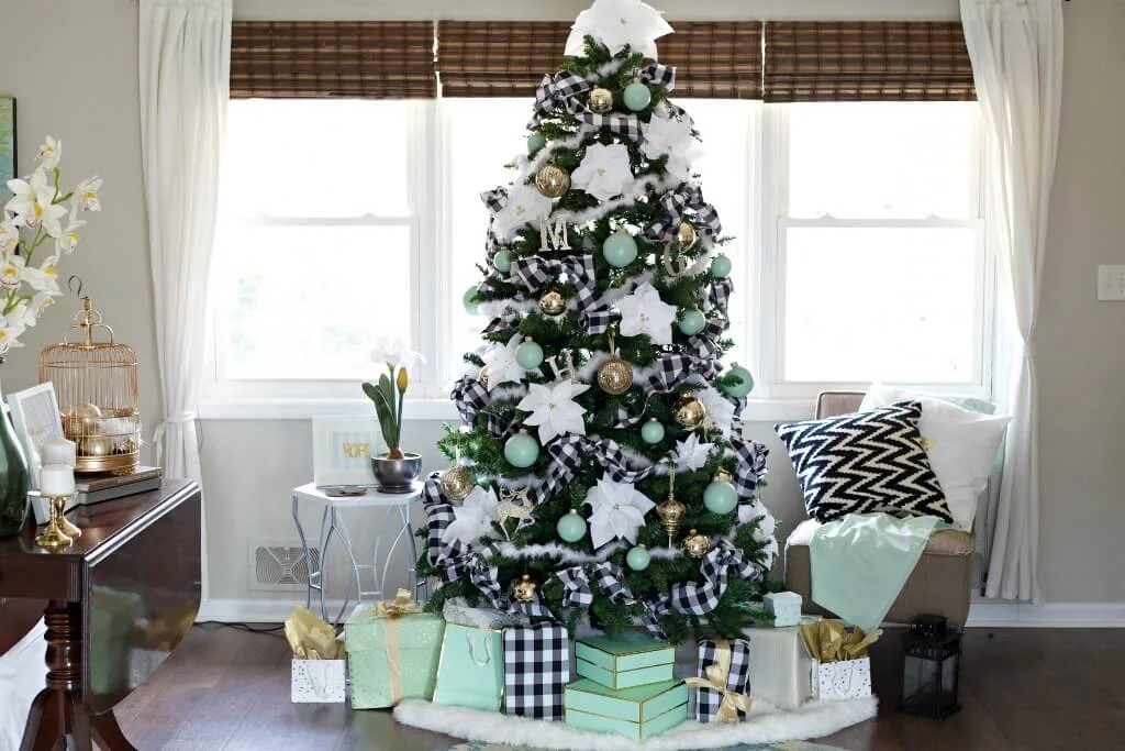 Plaid Ribbons With Flowers Tree Decor