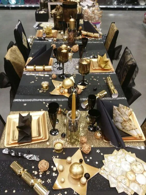 Elegant Black Gold Christmas Decor
