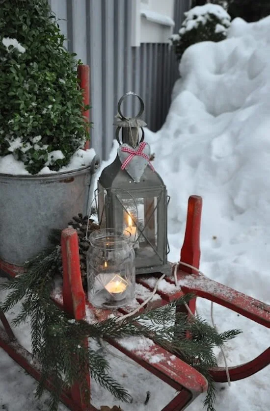 Rustic Front Porch Ice Decor