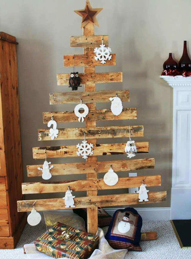 Alternative Rustic Christmas Tree