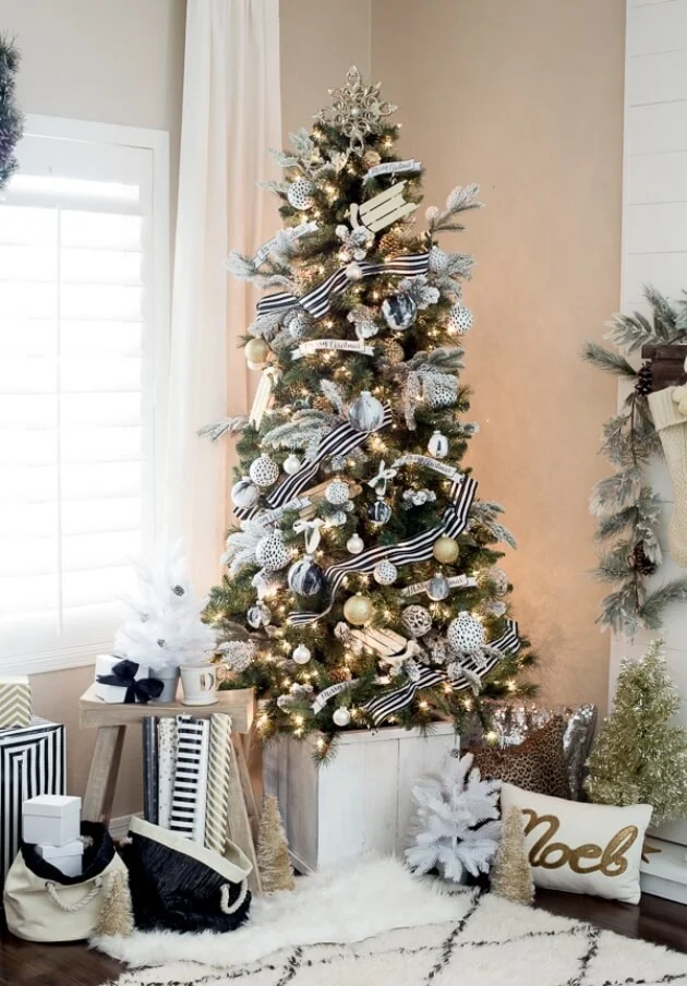 Black And White Christmas Tree