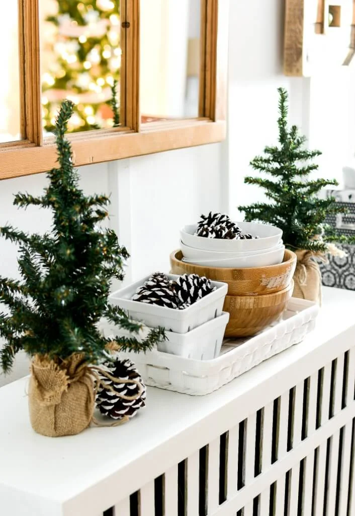 Elegant Christmas Table Centerpiece