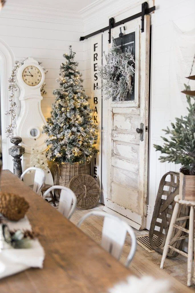Farmhouse Cottage Rustic Christmas Decor
