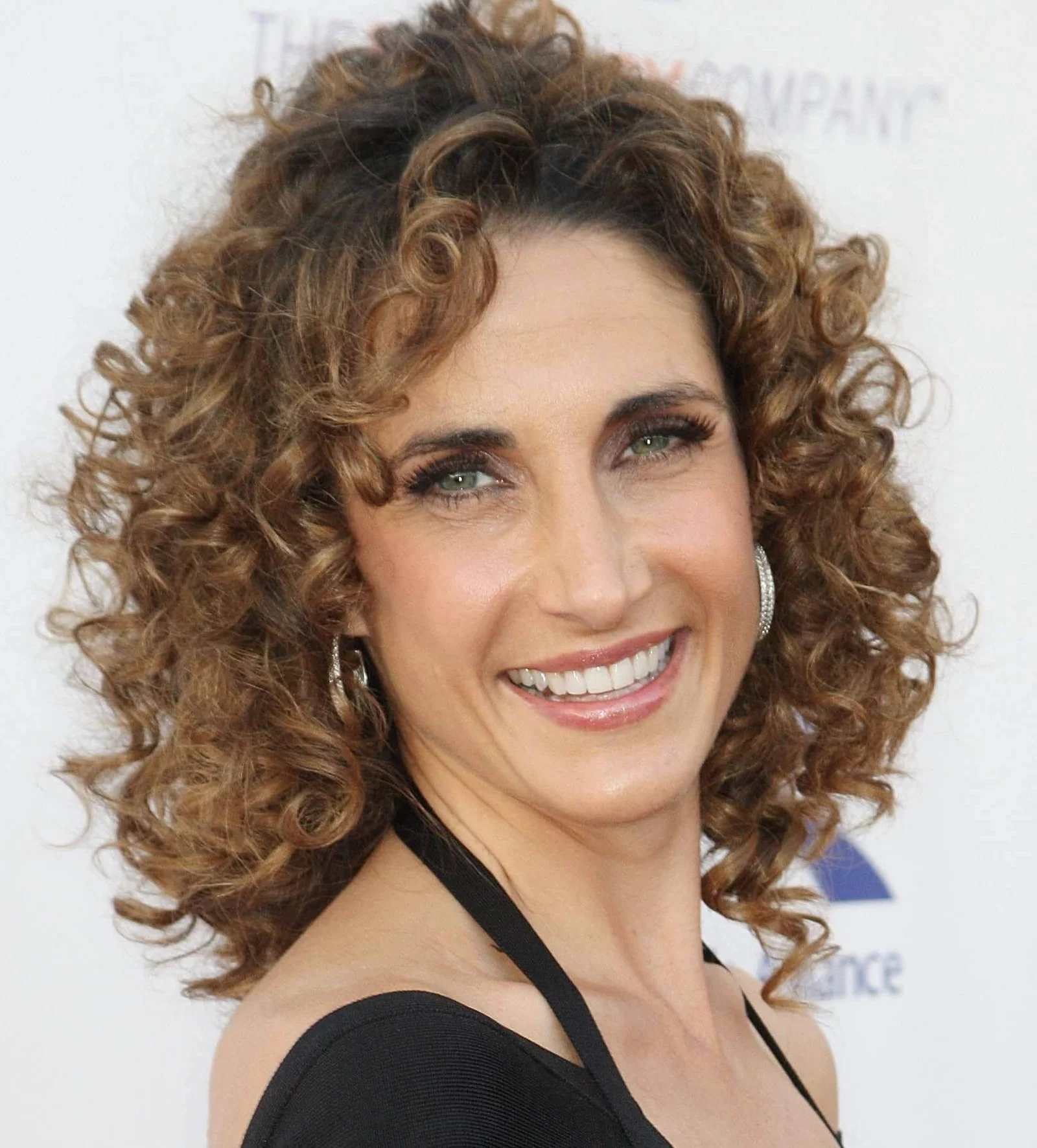 Curly Hairstyles For Round Faces