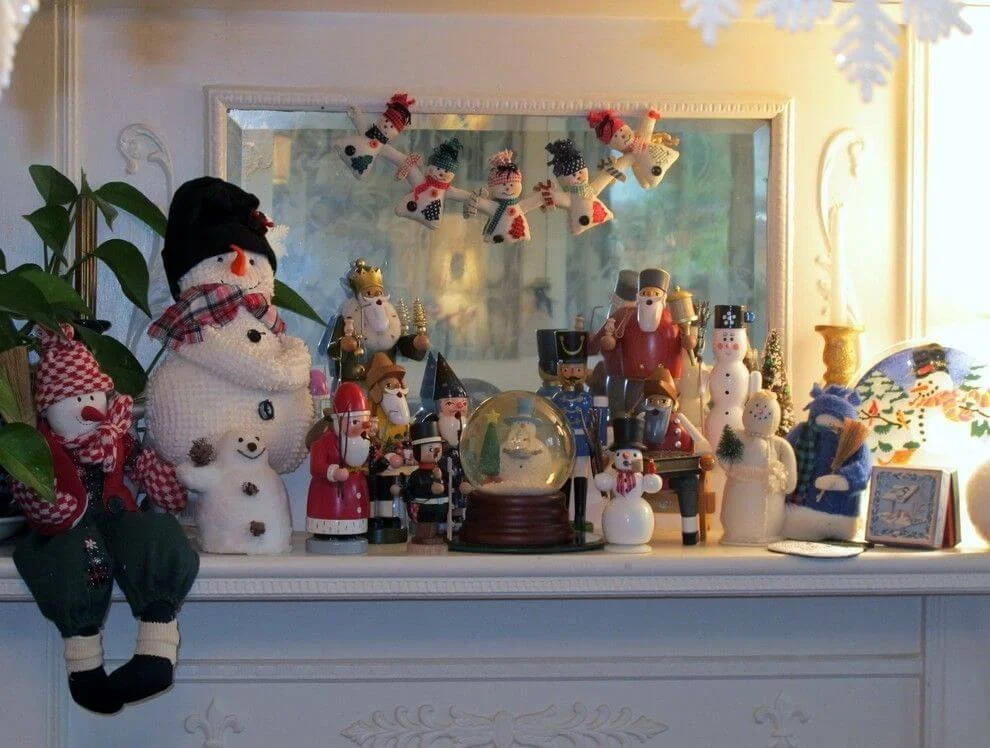 Fireplace Mantel Snowman Christmas Decoration