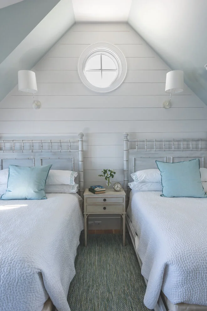 Twin Bed Small Bedroom Design
