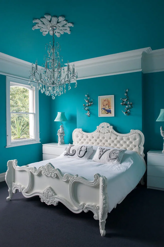 Bold Blue And White Bedroom Decor