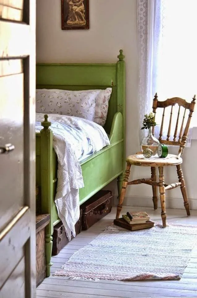 Colorful Furniture In Vintage Bedrooms