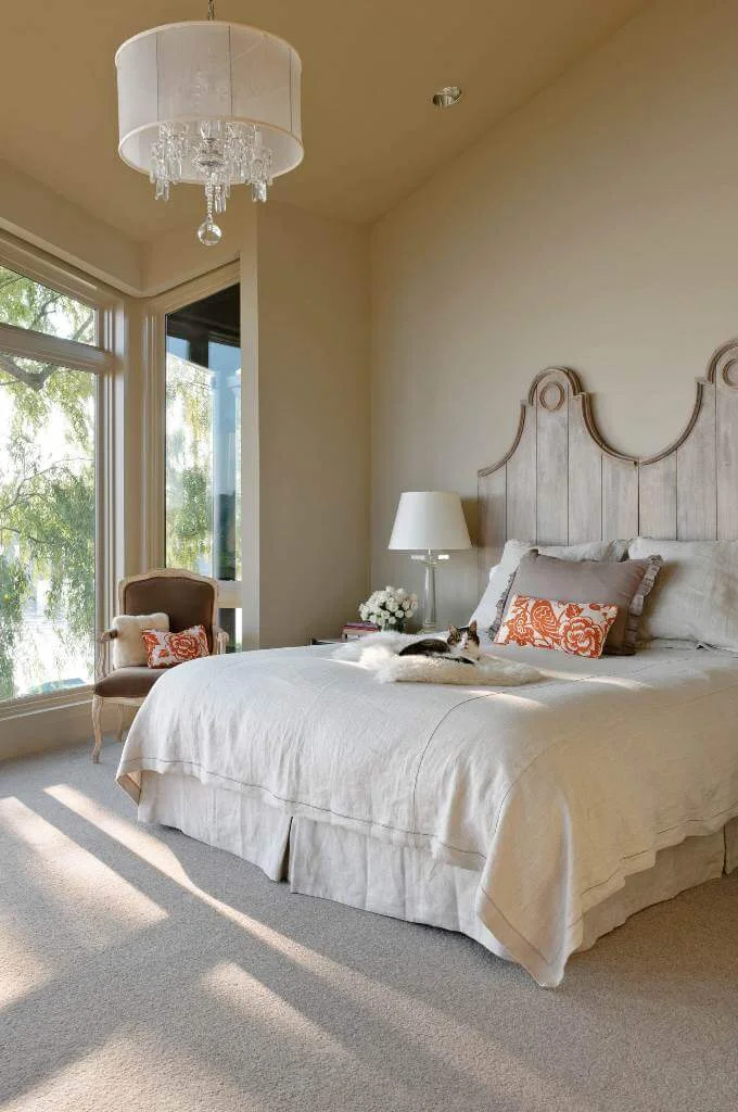 Simple Vintage Bedroom Design