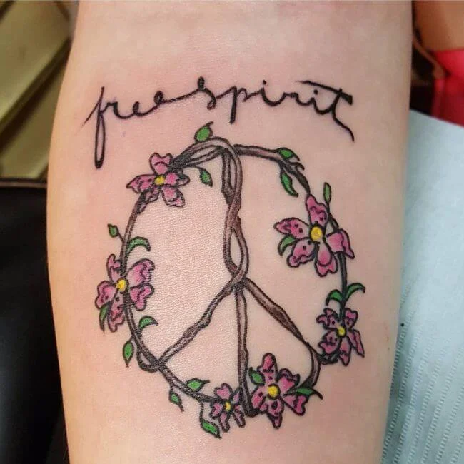 Circular Vine and Flowers Design