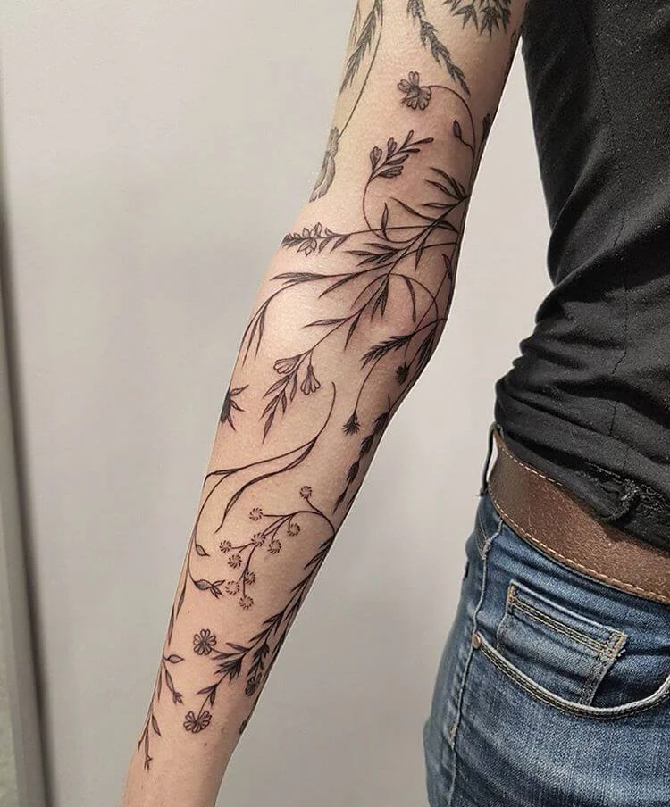 Delicate Full Hand Vine Ink