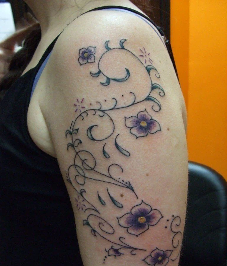 Simple Vine and Flowers Design