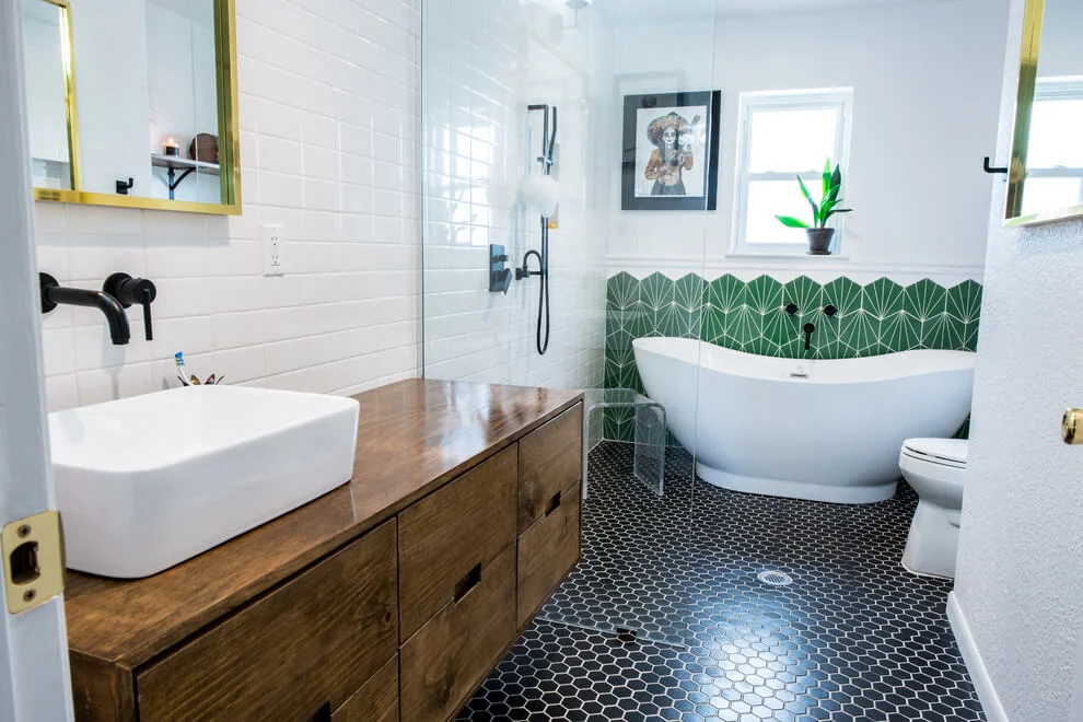 Interesting Use of Tiles In Bathroom