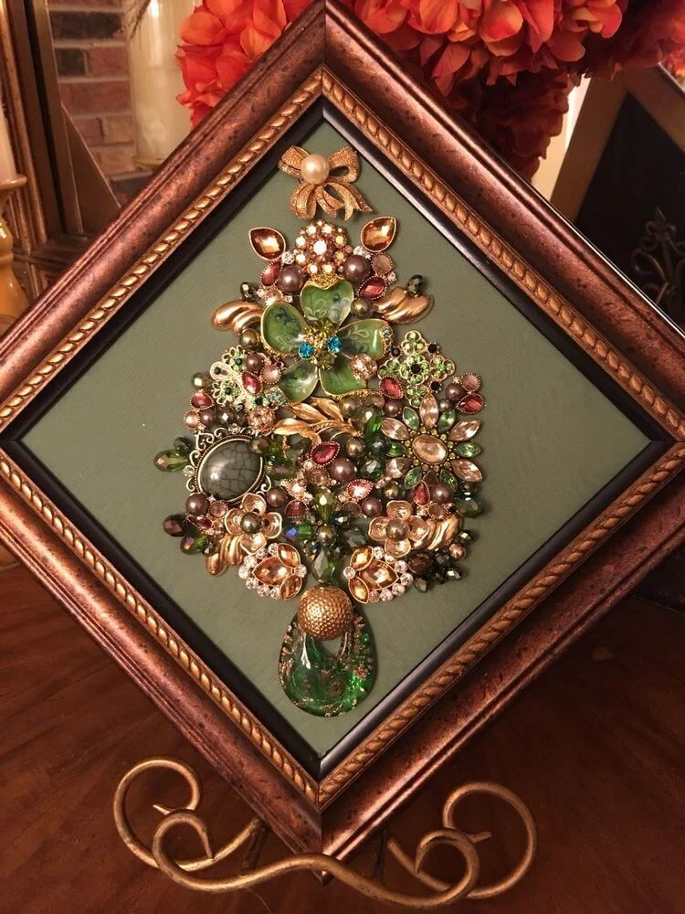 Vintage Framed Jewelry Christmas Tree