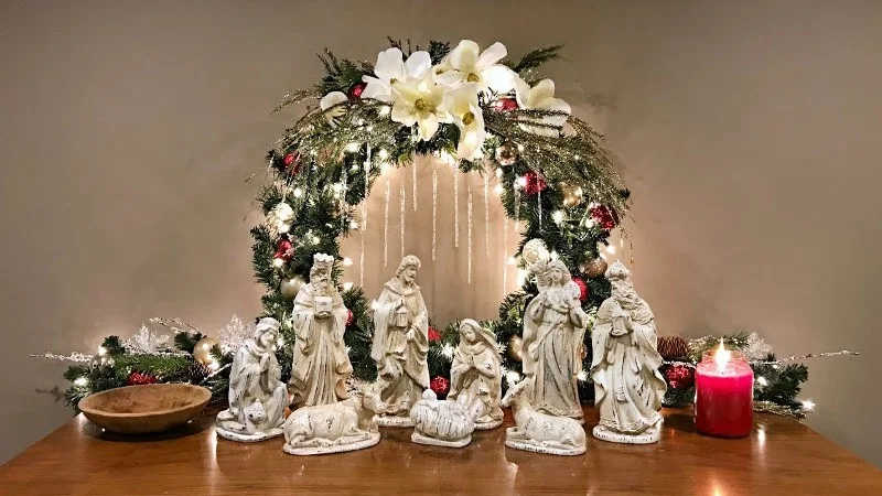 Decorate a Nativity Scene1