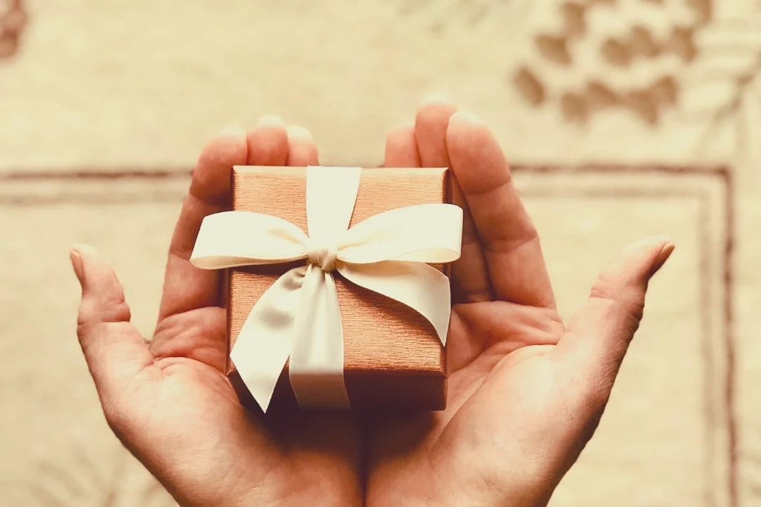 Gift1