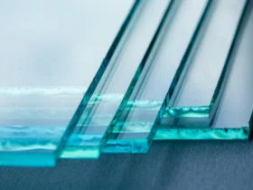 Sheets of Factory manufacturing tempered clear float glass panels cut to size